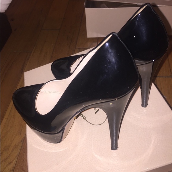 Prada - Picture 4 of 5